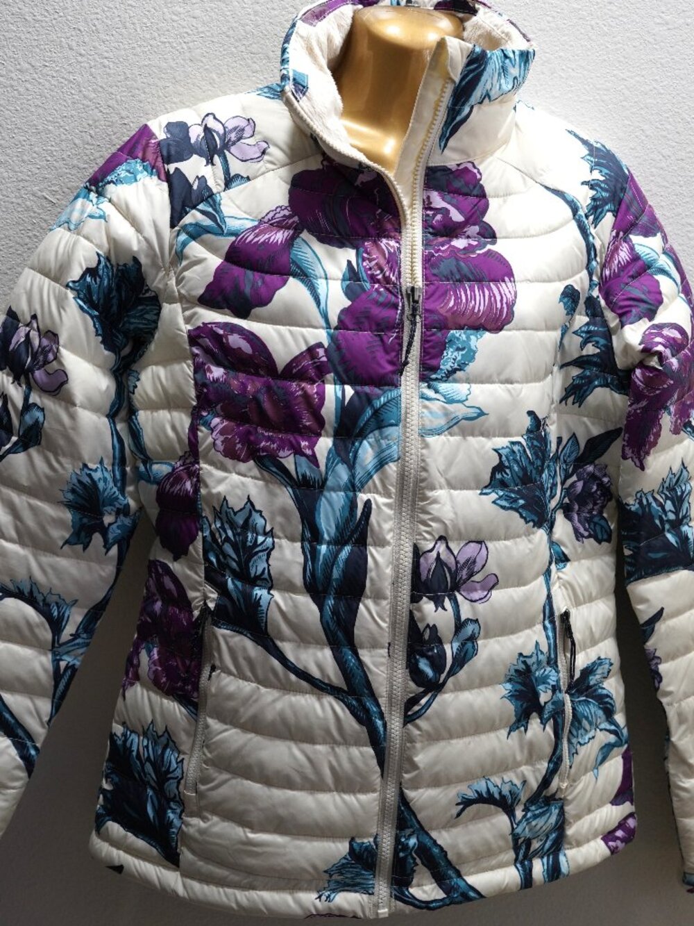 Columbia White Fushia Teal Floral Puffy  Omni Heat Jacket size M